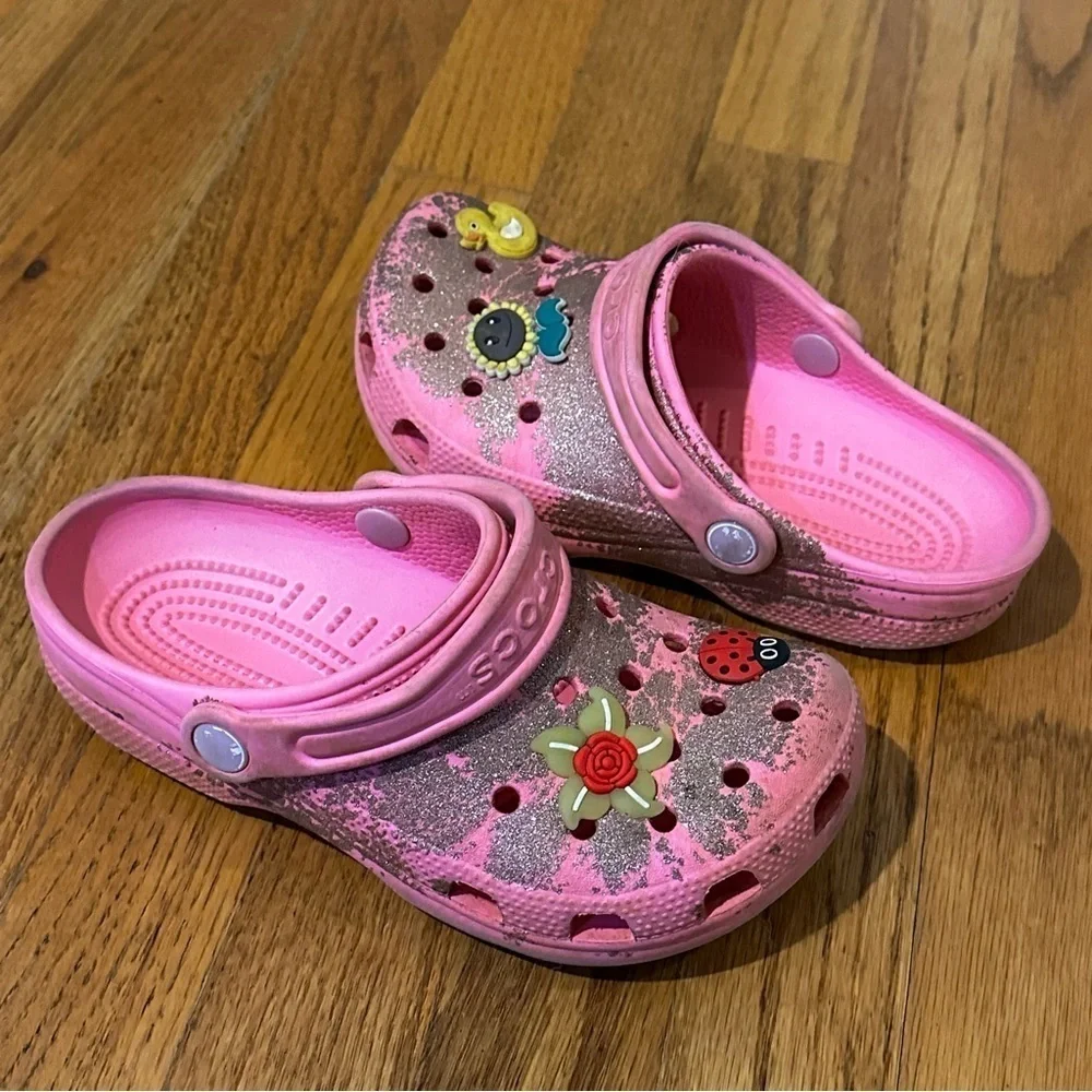 Crocs Kids Pink Clogs with Fun Charms J2 Glitter crocs